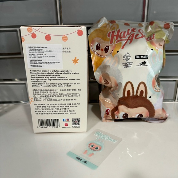 POP MART The Monsters - Labubu Have A Seat plush pendant - ‘Ququ’ - Picture 5 of 5